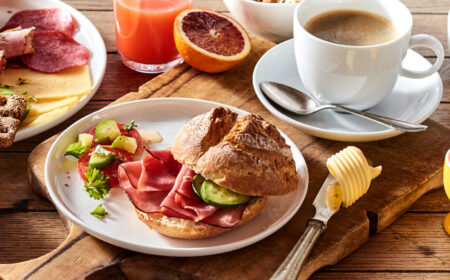Foodmanufacture UK Spotlights FutureBridge 2025 FoodTech Report in “The Biggest Food and Drink Trends 2025”
